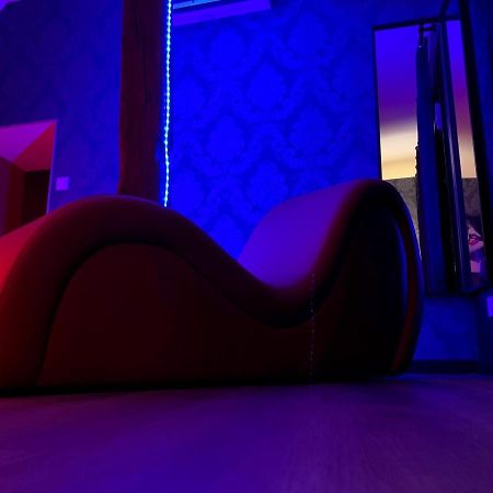 Love Room Avec Jacuzzi Prive Bonnetable المظهر الخارجي الصورة