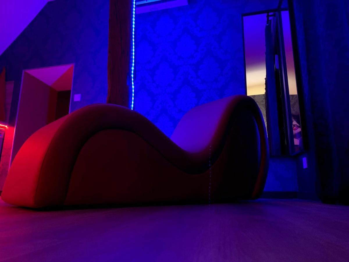 Love Room Avec Jacuzzi Prive Bonnetable المظهر الخارجي الصورة