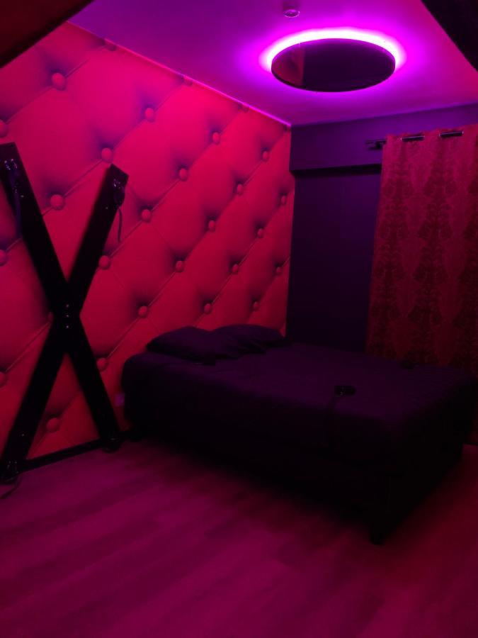 Love Room Avec Jacuzzi Prive Bonnetable المظهر الخارجي الصورة